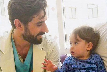 Нейрохирург Нати Бен-Шалом спас ребенка